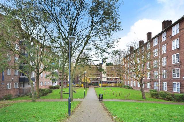  Image of 3 bedroom Flat for sale in Thames Street London SE10 at Thames Street  Greenwich, SE10 9DJ