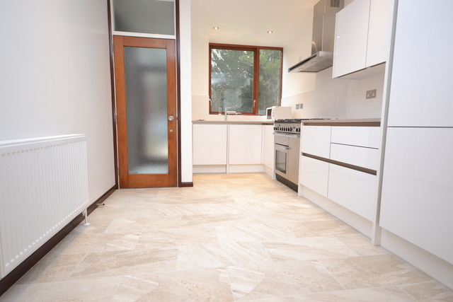  Image of 4 bedroom Property to rent in The Avenue London N3 at Finchley  Finchley, N3 2LB