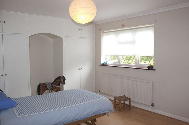  Image of 4 bedroom Property to rent in The Bence Thorpe Egham TW20 at The Bence Thorpe Egham, TW20 8QD