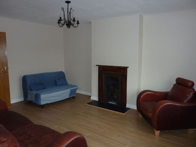  Image of 2 bedroom Flat to rent in The Fairway London NW7 at The Fairway  London, NW7 3HP