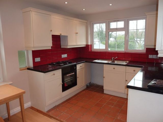  Image of 2 bedroom Flat to rent in The Fairway London NW7 at The Fairway  London, NW7 3HP