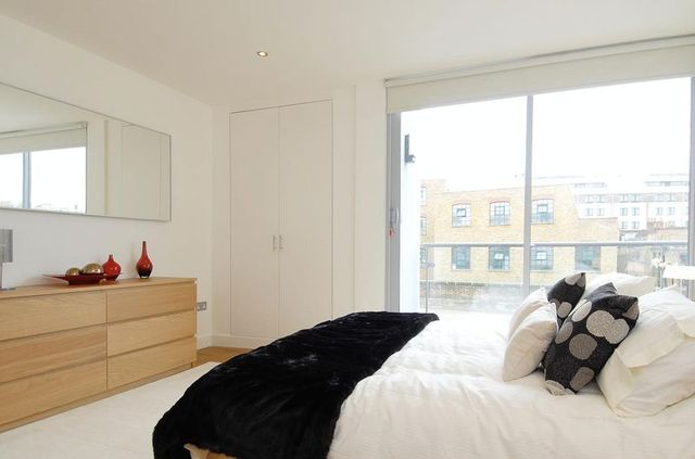 Image of 2 bedroom Flat to rent in Dereham Place London EC2A at Dereham Place  London, EC2A 3HJ