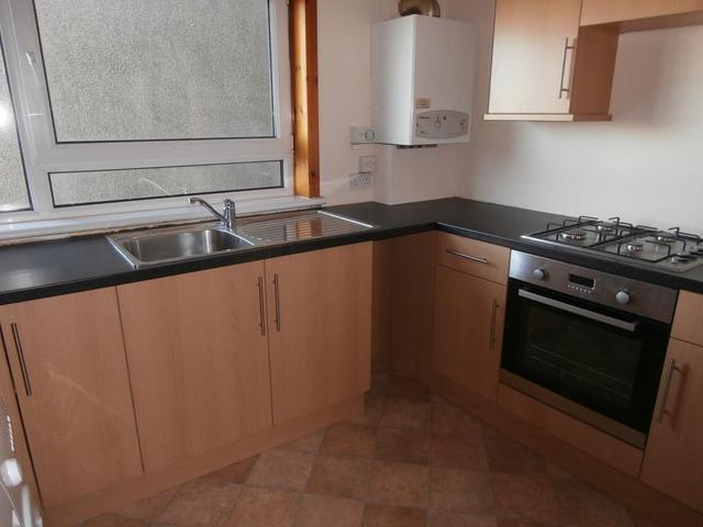  Image of 3 bedroom Flat to rent in The Green Bathgate EH48 at Bathgate West Lothian West Lothian, EH48 4DB