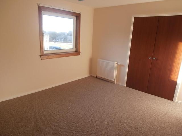  Image of 3 bedroom Flat to rent in The Green Bathgate EH48 at Bathgate West Lothian West Lothian, EH48 4DB
