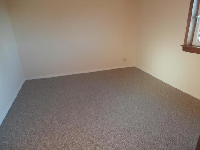  Image of 3 bedroom Flat to rent in The Green Bathgate EH48 at Bathgate West Lothian West Lothian, EH48 4DB