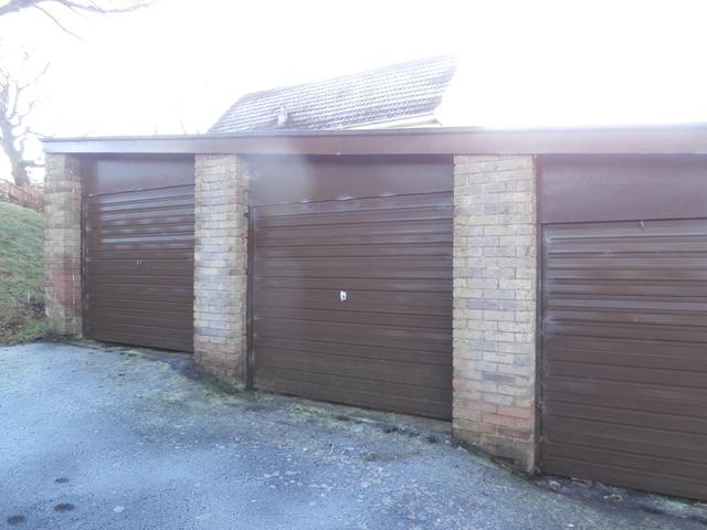  Image of 3 bedroom Flat to rent in The Green Bathgate EH48 at Bathgate West Lothian West Lothian, EH48 4DB