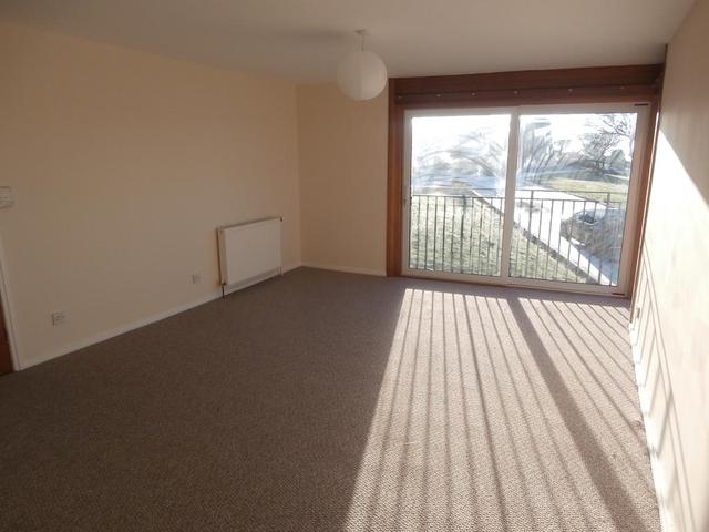  Image of 3 bedroom Flat to rent in The Green Bathgate EH48 at Bathgate West Lothian West Lothian, EH48 4DB