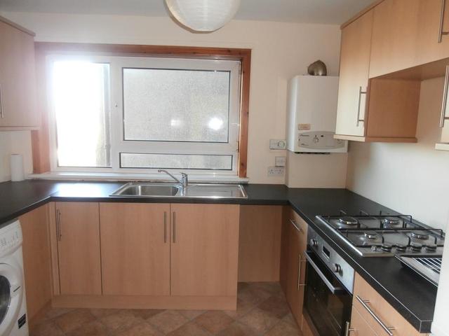  Image of 3 bedroom Flat to rent in The Green Bathgate EH48 at Bathgate West Lothian West Lothian, EH48 4DB