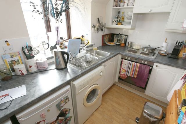  Image of 1 bedroom Flat for sale in Crossways The Green Haddenham Ely CB6 at The Green  Haddenham, CB6 3TP