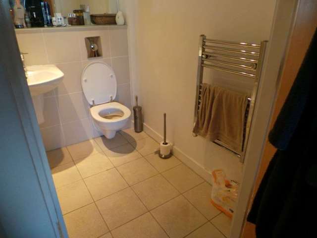  Image of 2 bedroom Apartment to rent in City Road East Manchester M15 at City Road East River City Manchester, M15 4TA