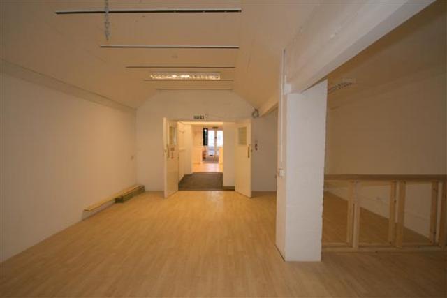  Image of Property to rent in Portsmouth Road Bursledon Southampton SO31 at Bursledon, SO31 8EQ