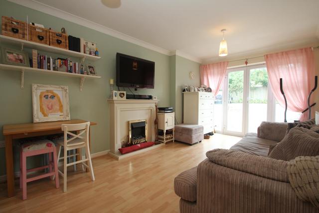  Image of 2 bedroom Apartment for sale in Goldsworth Road Horsell Woking GU21 at 98 Goldsworth Road Woking Horsell, GU21 6NH