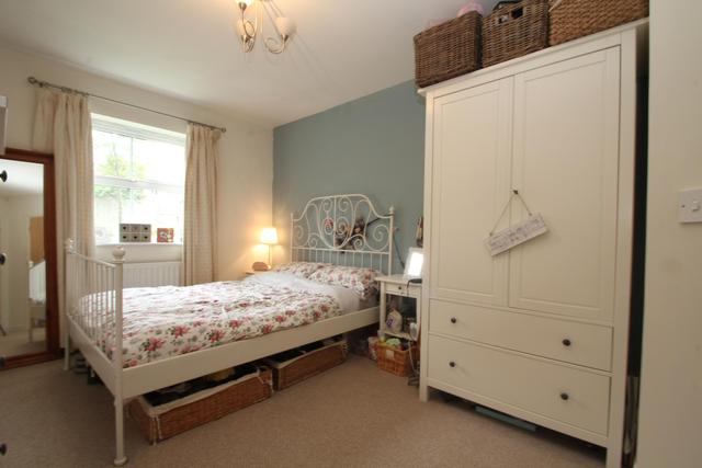  Image of 2 bedroom Apartment for sale in Goldsworth Road Horsell Woking GU21 at 98 Goldsworth Road Woking Horsell, GU21 6NH
