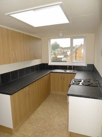  Image of 2 bedroom Flat to rent in The Parade Shepshed Loughborough LE12 at The Parade  Shepshed, LE12 9QS