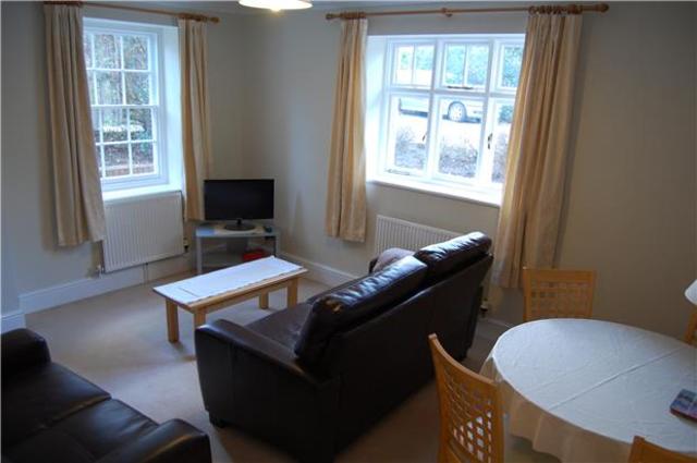  Image of 2 bedroom Flat to rent in The Park Leckhampton Cheltenham GL50 at Gloucestershire, GL50 2SL