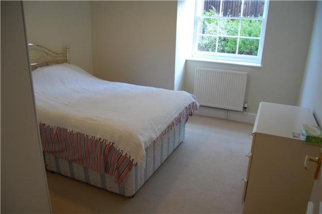 Image of 2 bedroom Flat to rent in The Park Leckhampton Cheltenham GL50 at Gloucestershire, GL50 2SL