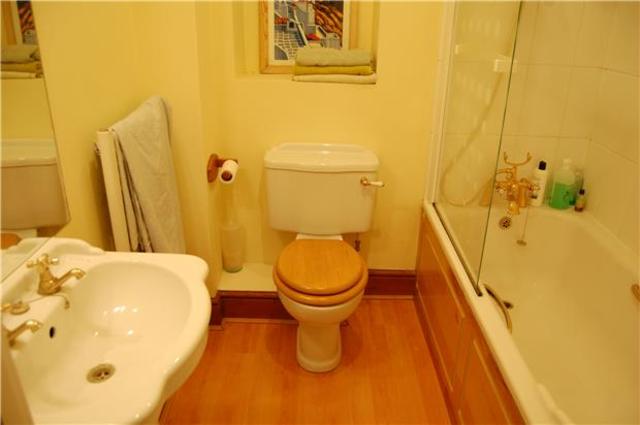  Image of 2 bedroom Flat to rent in The Park Leckhampton Cheltenham GL50 at Gloucestershire, GL50 2SL