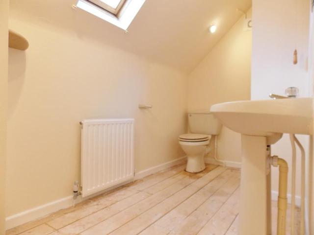  Image of 4 bedroom Semi-Detached house for sale in The Pitchens Wroughton Swindon SN4 at Wroughton  Swindon, SN4 0RU