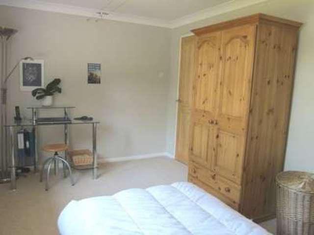  Image of 4 bedroom Detached house for sale in The Retreat Englefield Green Egham TW20 at The Retreat  Egham, TW20 0JH