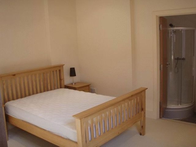  Image of 2 bedroom Flat to rent in Foxhall Road Nottingham NG7 at The Ridge 139 Foxhall Road Nottingham, NG7 6NB