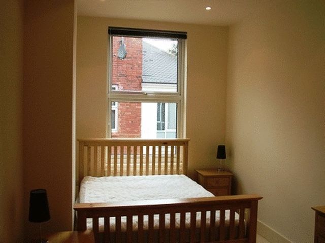  Image of 2 bedroom Flat to rent in Foxhall Road Nottingham NG7 at The Ridge 139 Foxhall Road Nottingham, NG7 6NB