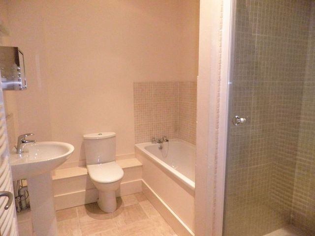  Image of 2 bedroom Flat to rent in Foxhall Road Nottingham NG7 at The Ridge 139 Foxhall Road Nottingham, NG7 6NB