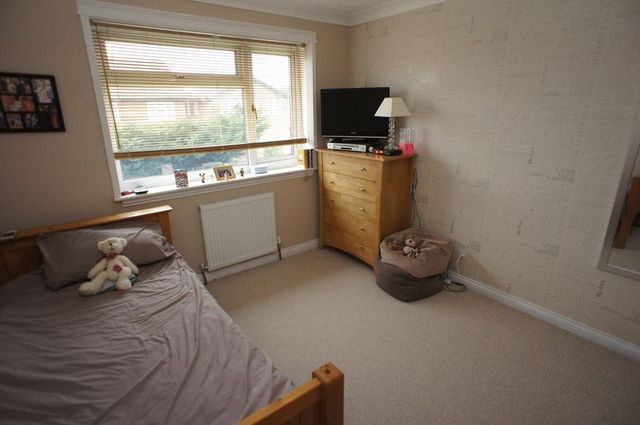  Image of 4 bedroom Detached house for sale in The Spinneys Eastwood Leigh-on-Sea SS9 at The Spinneys  Leigh-On-Sea, SS9 5QZ