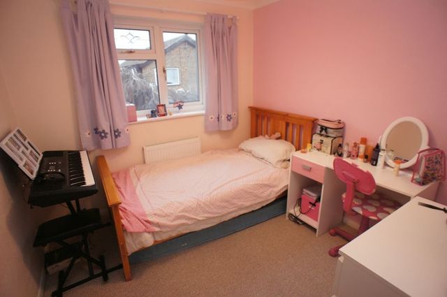  Image of 4 bedroom Detached house for sale in The Spinneys Eastwood Leigh-on-Sea SS9 at The Spinneys  Leigh-On-Sea, SS9 5QZ