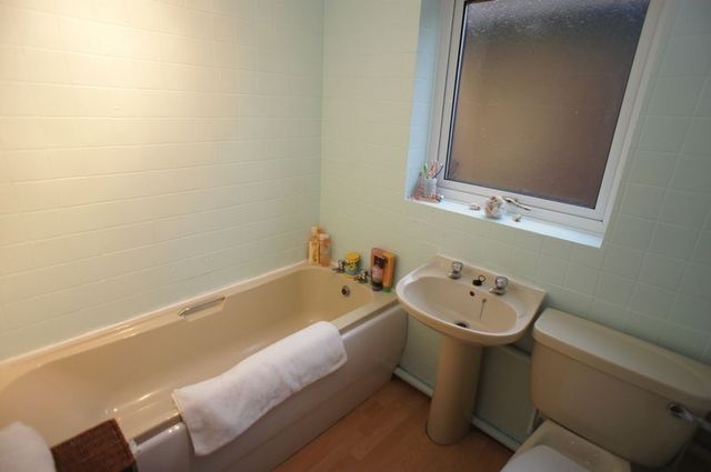  Image of 4 bedroom Detached house for sale in The Spinneys Eastwood Leigh-on-Sea SS9 at The Spinneys  Leigh-On-Sea, SS9 5QZ