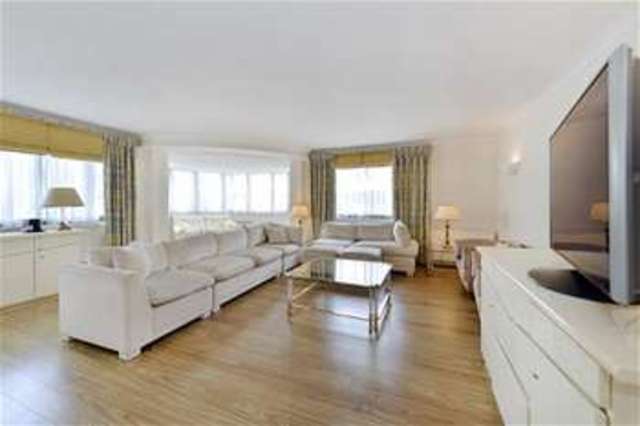  Image of 3 bedroom Flat to rent in Queens Terrace London NW8 at London, NW8 6DF