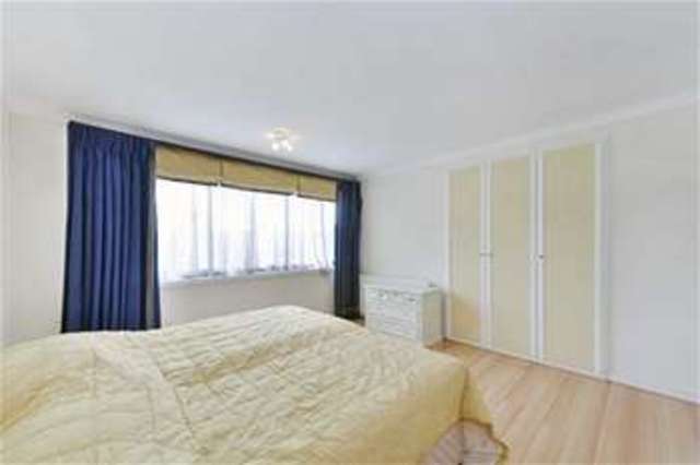  Image of 3 bedroom Flat to rent in Queens Terrace London NW8 at London, NW8 6DF
