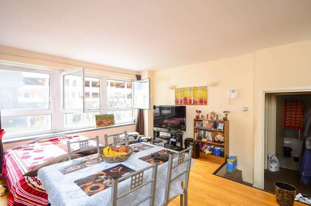 Image of 1 bedroom Flat for sale in Calderwood Street London SE18 at The Vista Building  Greenwich, SE18 6JF