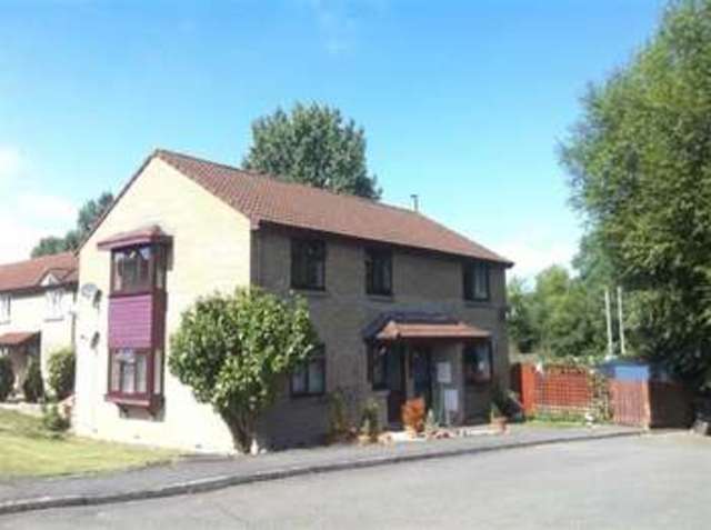  Image of 2 bedroom Flat for sale in The Whithys Street BA16 at Street, BA16 9PJ