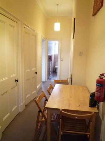  Image of 4 bedroom Flat to rent in Thirlestane Road Edinburgh EH9 at Marchmont Edinburgh Edinburgh, EH9 1AL