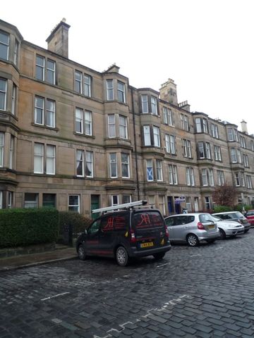  Image of 4 bedroom Flat to rent in Thirlestane Road Edinburgh EH9 at Marchmont Edinburgh Edinburgh, EH9 1AL