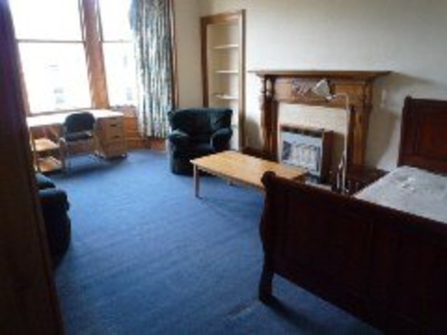  Image of 4 bedroom Flat to rent in Thirlestane Road Edinburgh EH9 at Marchmont Edinburgh Edinburgh, EH9 1AP