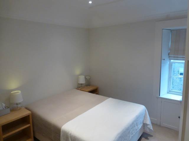  Image of 1 bedroom Flat to rent in Thistle Street Edinburgh EH2 at New Town Edinburgh Edinburgh, EH2 1DY