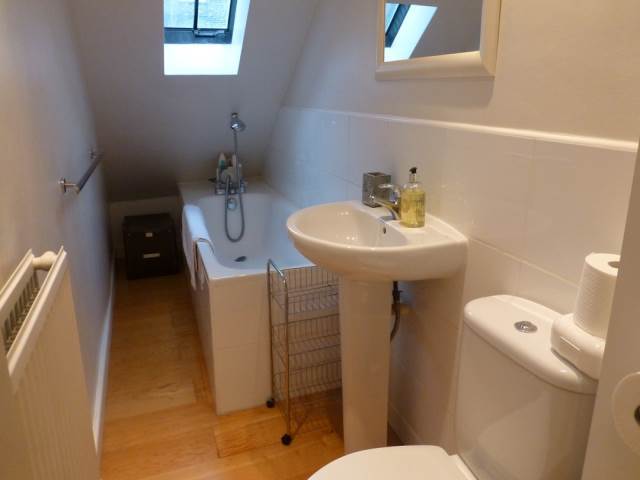  Image of 1 bedroom Flat to rent in Thistle Street Edinburgh EH2 at New Town Edinburgh Edinburgh, EH2 1DY