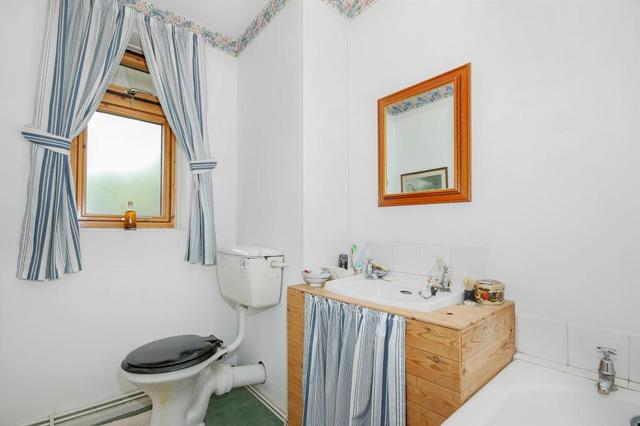  Image of 1 bedroom Flat for sale in Thorburn Square London SE1 at Thorburn Square  Old Kent Road, SE1 5QF