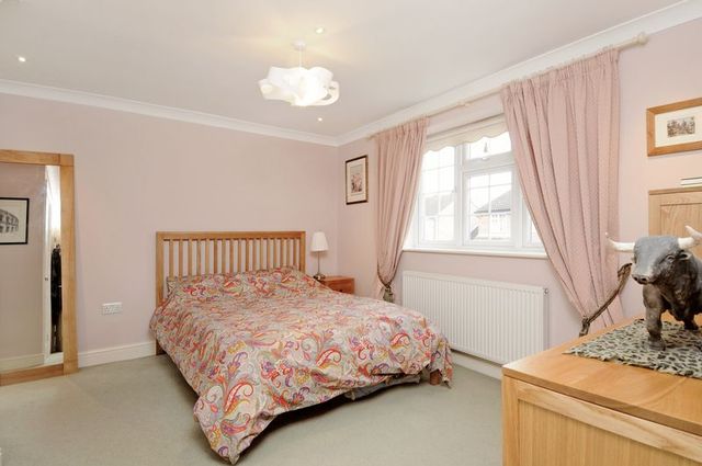  Image of 5 bedroom Detached house for sale in Thorncroft Englefield Green Egham TW20 at Thorncroft  Englefield Green, TW20 0SB