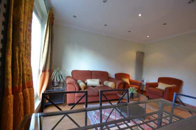  Image of 2 bedroom Flat to rent in Thorney Hedge Road London W4 at Thorney Hedge Road  London, W4 5SB