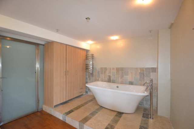  Image of 2 bedroom Flat to rent in Thorney Hedge Road London W4 at Thorney Hedge Road  London, W4 5SB