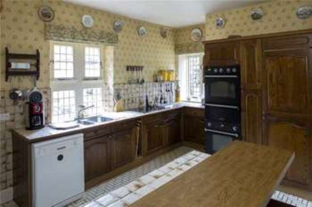  Image of 7 bedroom Detached house for sale in Thornton Road Thornton Bradford BD13 at Thornton Bradford Thornton, BD13 3AA