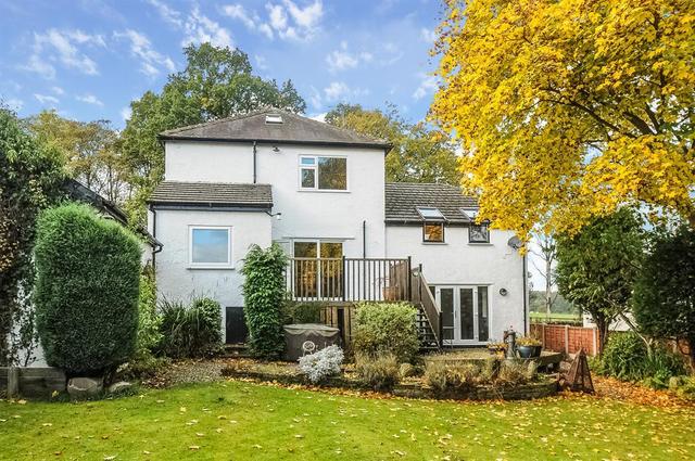 Image of 4 bedroom Detached house for sale in Thorpe Lane Guiseley Leeds LS20 at Guiseley Leeds Guiseley, LS20 8LQ