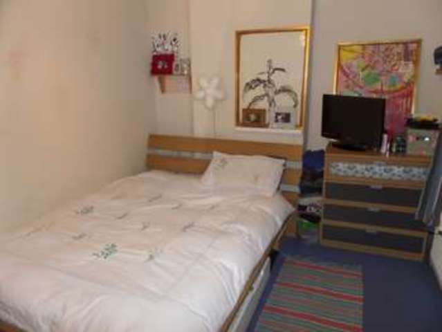 Image of 2 bedroom End of Terrace for sale in Tickford Street Newport Pagnell MK16 at Newport Pagnell, MK16 9AW