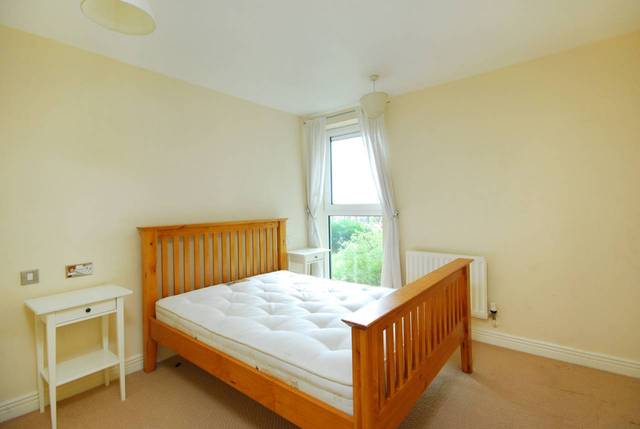  Image of 2 bedroom Flat for sale in Erebus Drive London SE28 at Tideslea Tower  Woolwich, SE28 0GF