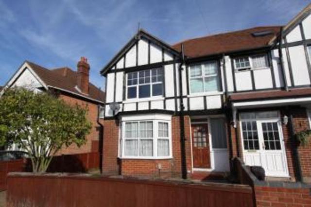  Image of 3 bedroom Semi-Detached house to rent in Tilbrook Road Southampton SO15 at Tilbrook Road  Southampton, SO15 4HL