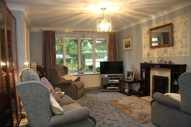  Image of 4 bedroom Detached house for sale in Tinshill Road Cookridge Leeds LS16 at Leeds  Tinshill, LS16 7DU