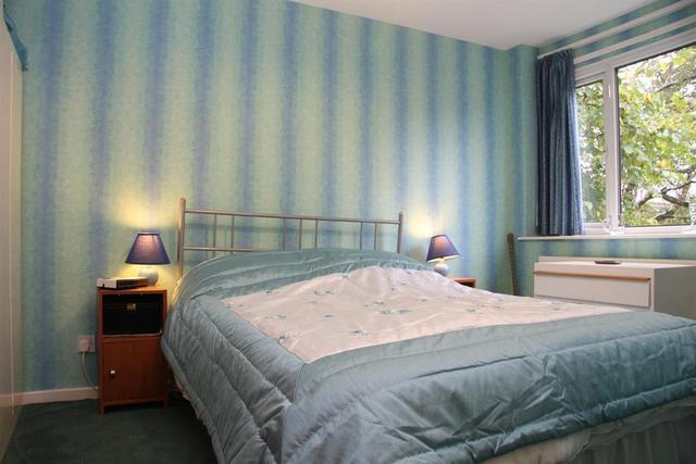  Image of 4 bedroom Detached house for sale in Tinshill Road Cookridge Leeds LS16 at Leeds  Tinshill, LS16 7DU