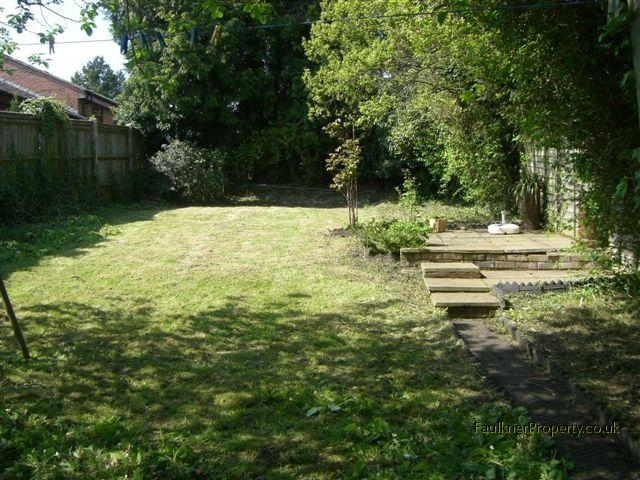 Image of 2 bedroom Cottage to rent in High Street Buckingham MK18 at Buckingham, MK18 1NT